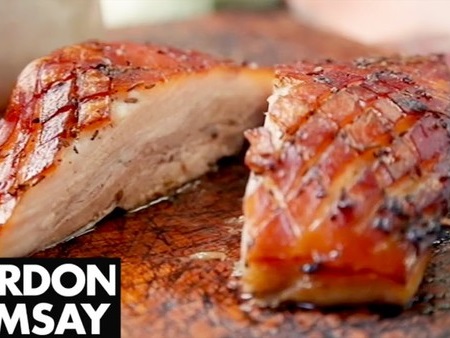 Học Gordon Ramsay cách làm thịt quay “tan chảy trong miệng”