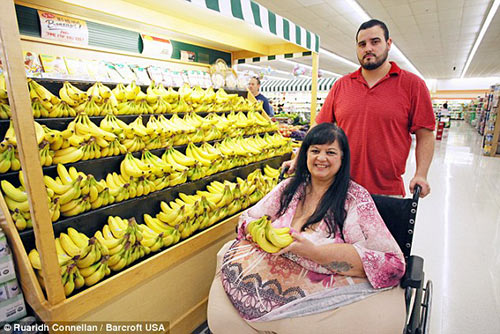 Người phụ nữ nặng 327kg vì bị bạn trai "âm thầm" vỗ béo      