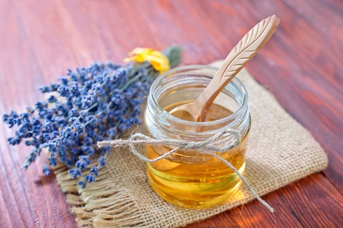Mẹo hay giúp trị thâm nhanh chóng chỉ với mật ong và vitamin E