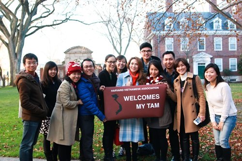 Mỹ Tâm giao lưu tại Đại học Harvard